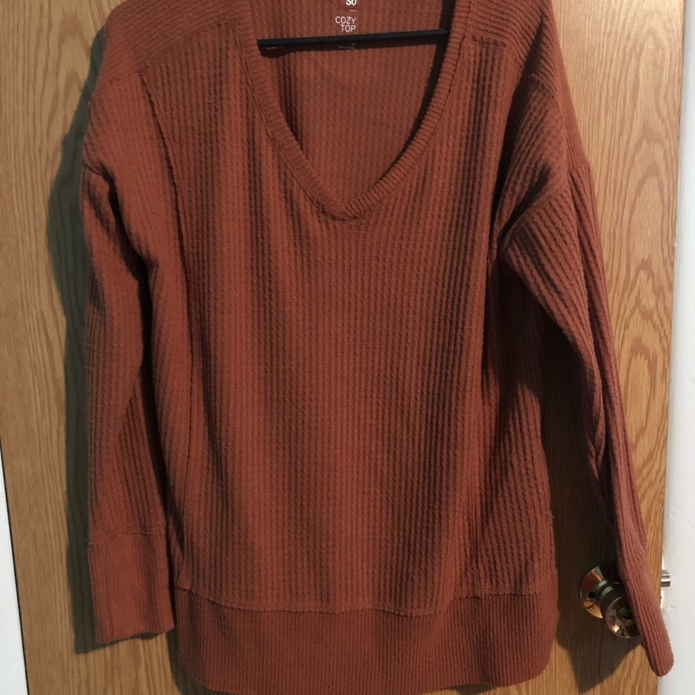NWOT cozy v-neck sweater size M juniors